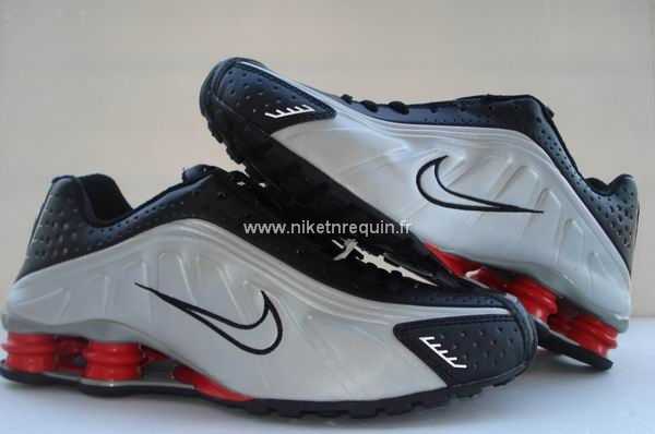 Hommes Nike Shox R4 Pas Cher Noir Blanc